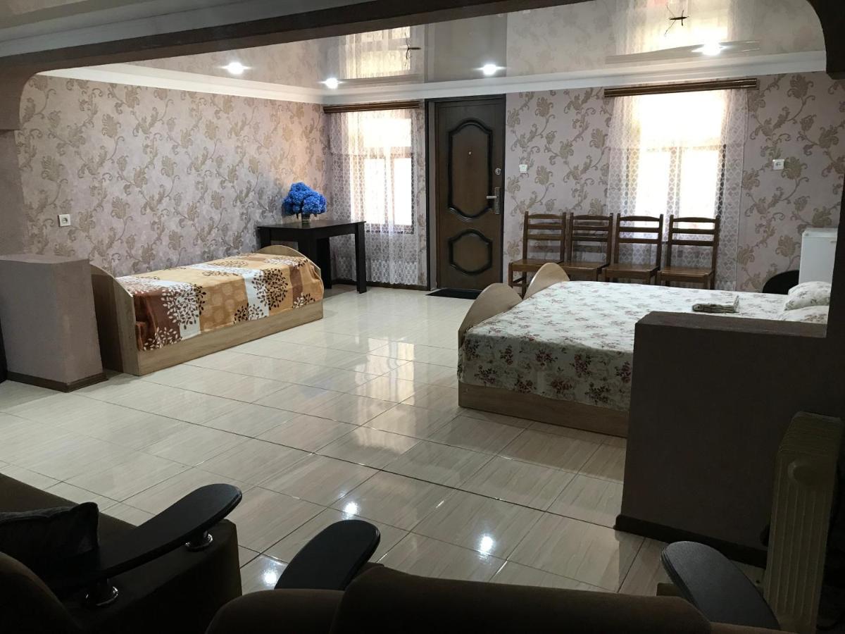 Гостевой Дом "Амза" Bed & Breakfast Tqvarcheli ภายนอก รูปภาพ